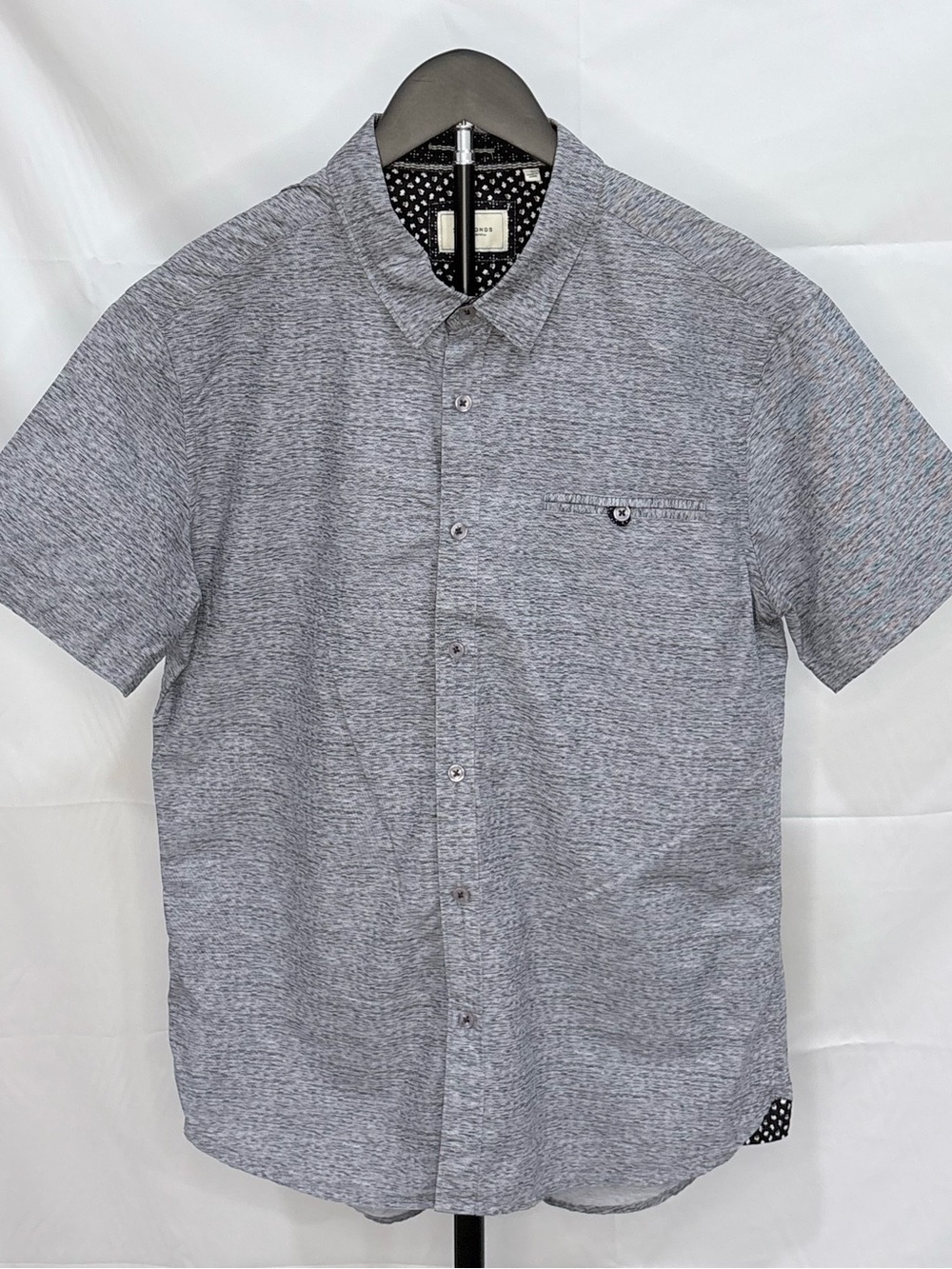 7 Diamonds Men's Short Sleeve Heathered Button-Down Shirt - Gray - Picture 5 of 8